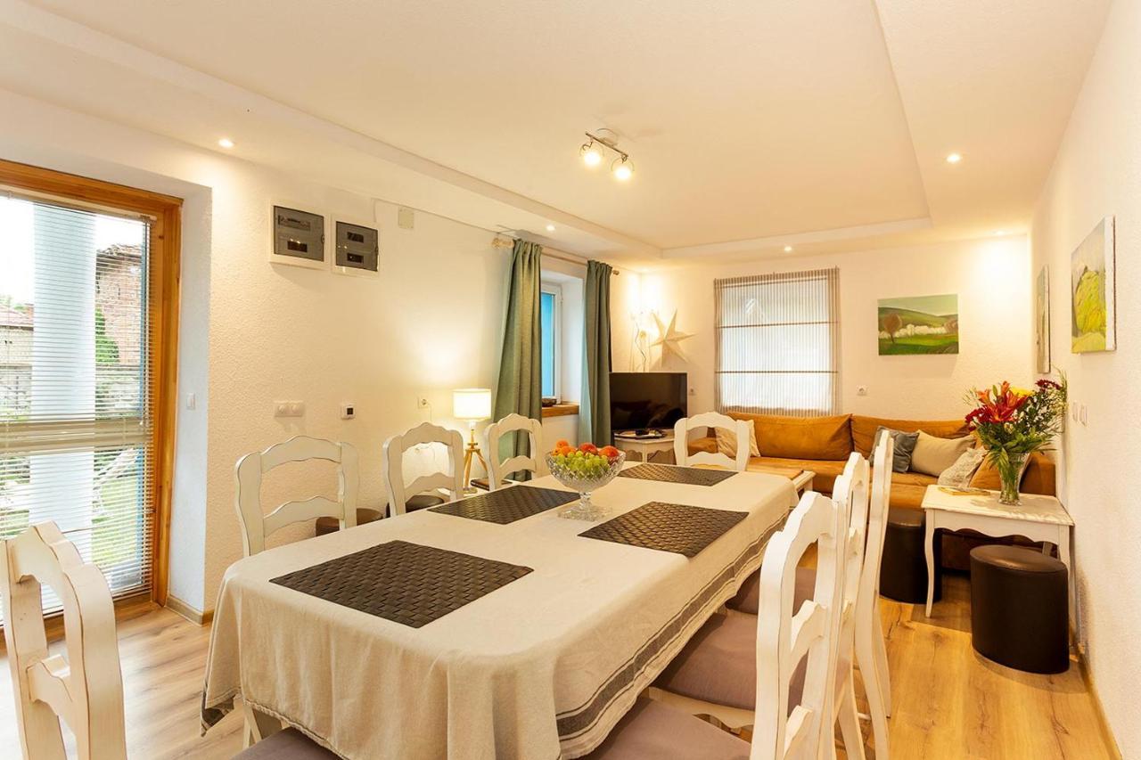 Garmen Hills Guest Houses Esterno foto